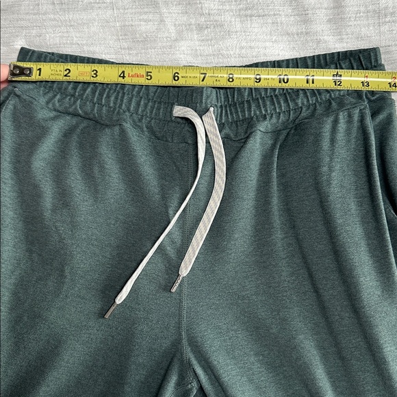 Vuori Joggers - Picture 4 of 5